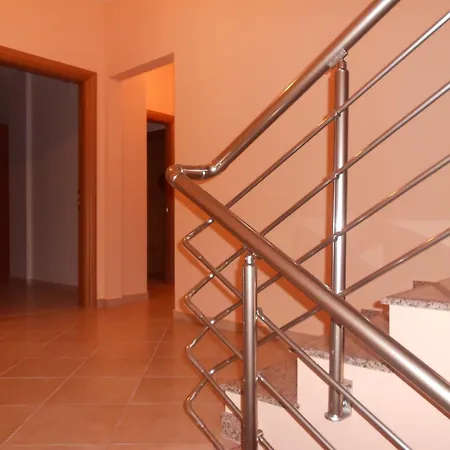 El Doro 아파트호텔 Dhërmi